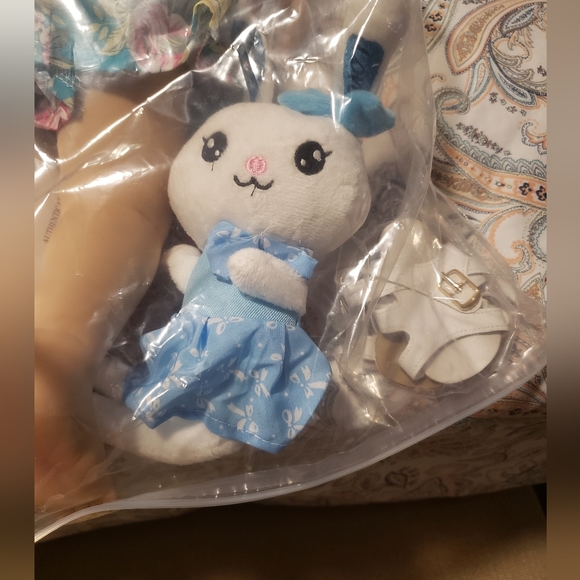 Guessbelly Doll - Picture 4 of 16